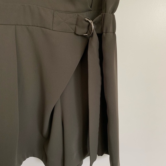 AMAZING condition Green Top Shop Romper - Picture 2 of 4